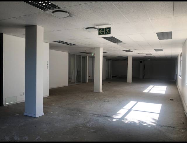 357M² OFFICE TO LET IN SANDHURST